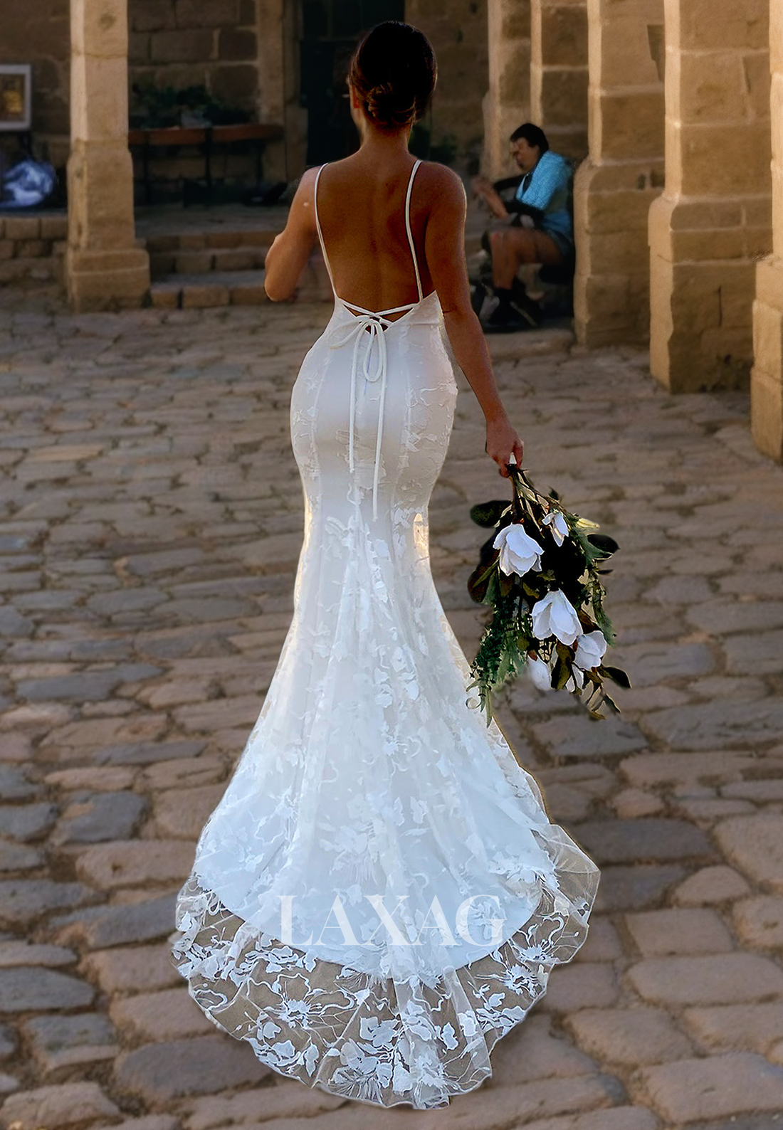 Spaghetti Straps V-Neck Backelss Lace Sleek Satin Wedding Dress with Train