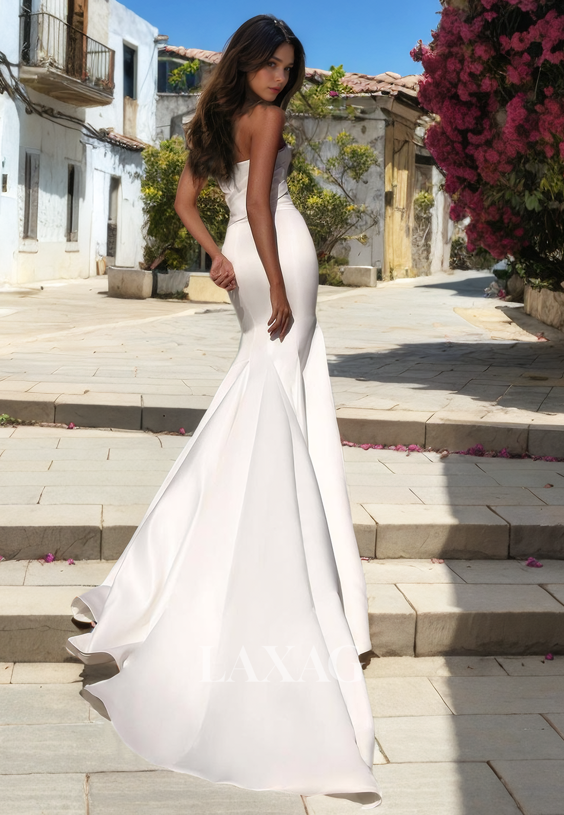 Straplesss Sleek Satin Mermaid Elegant Wedding Dress with Train