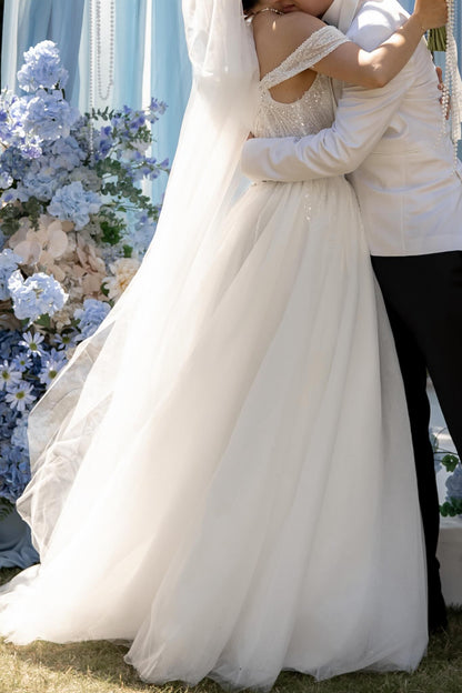 Off-the-Shoulder A-Line Wedding Dress with Train