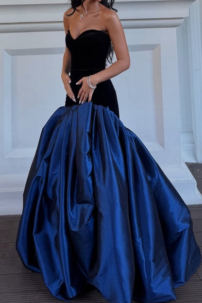 Strapless Sweetheart Gown with Voluminous Bubble Skirt