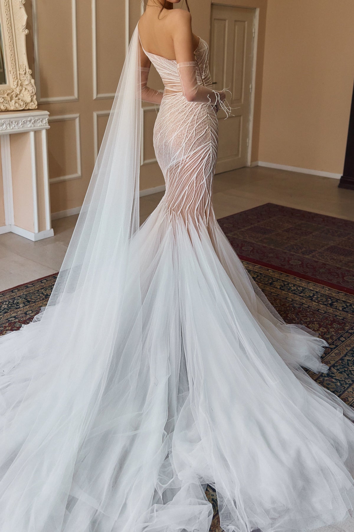 One-Shoulder Mermaid Tulle Wedding Dress