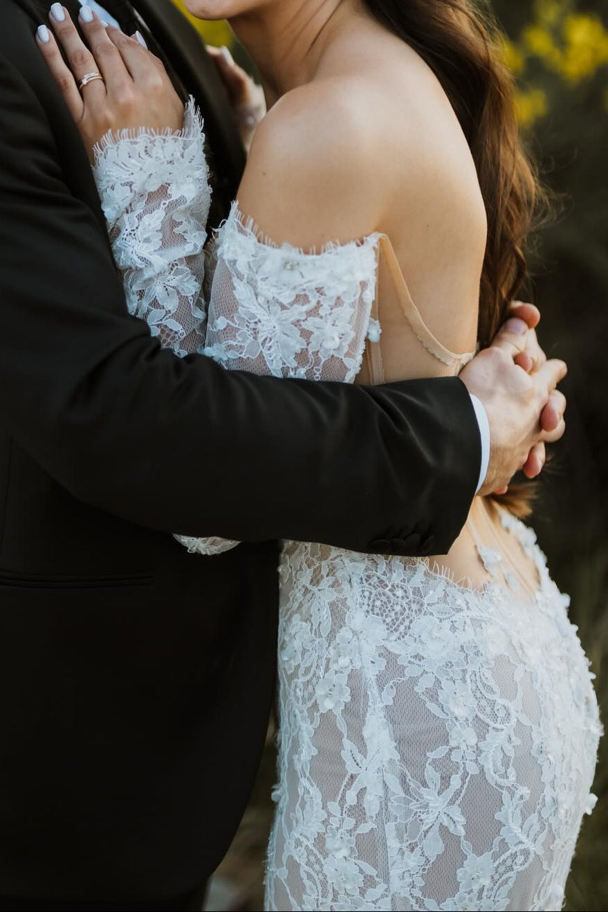 Off-Shoulder Lace Mermaid Wedding Dress