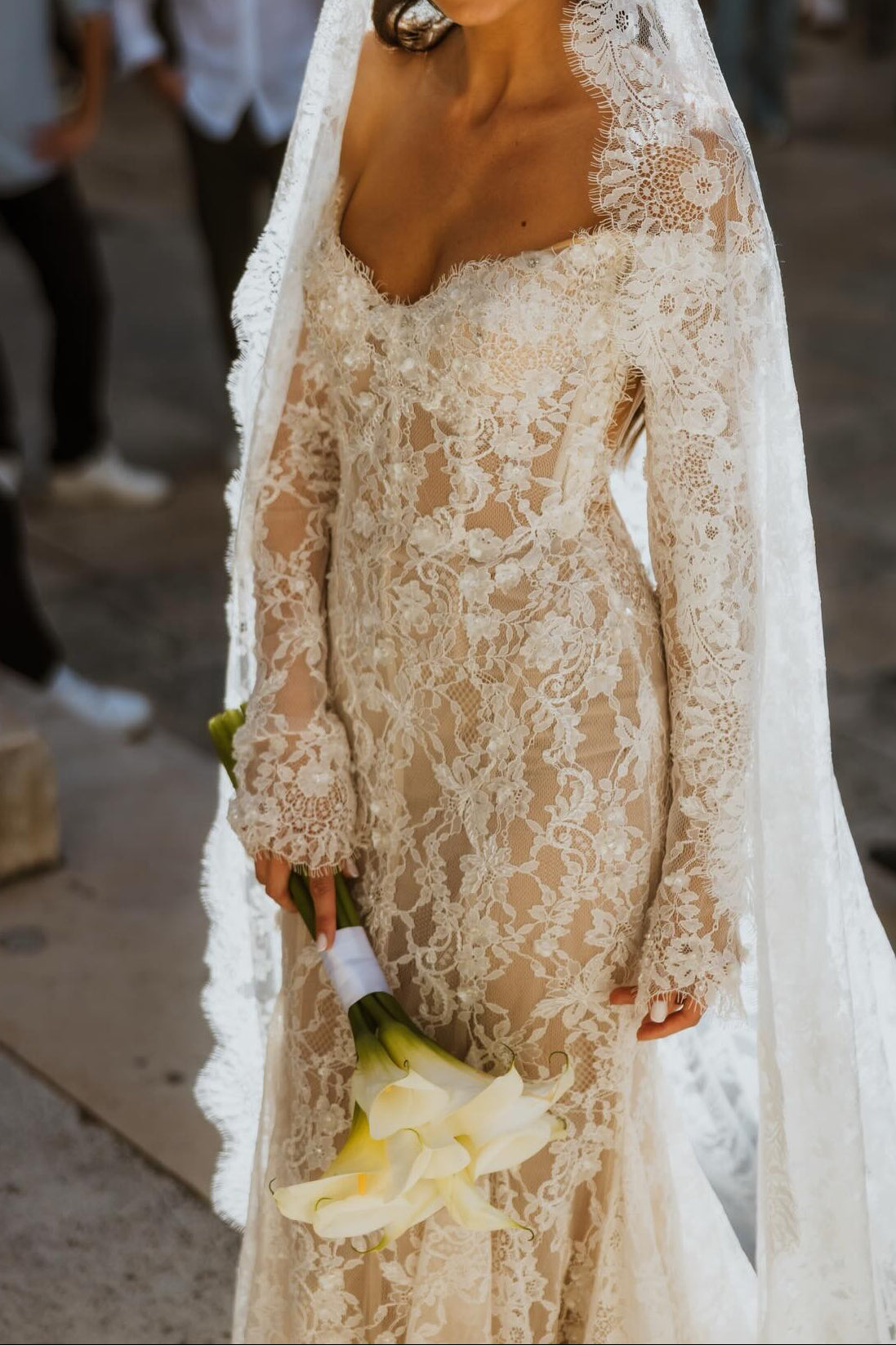 Off-Shoulder Lace Mermaid Wedding Dress