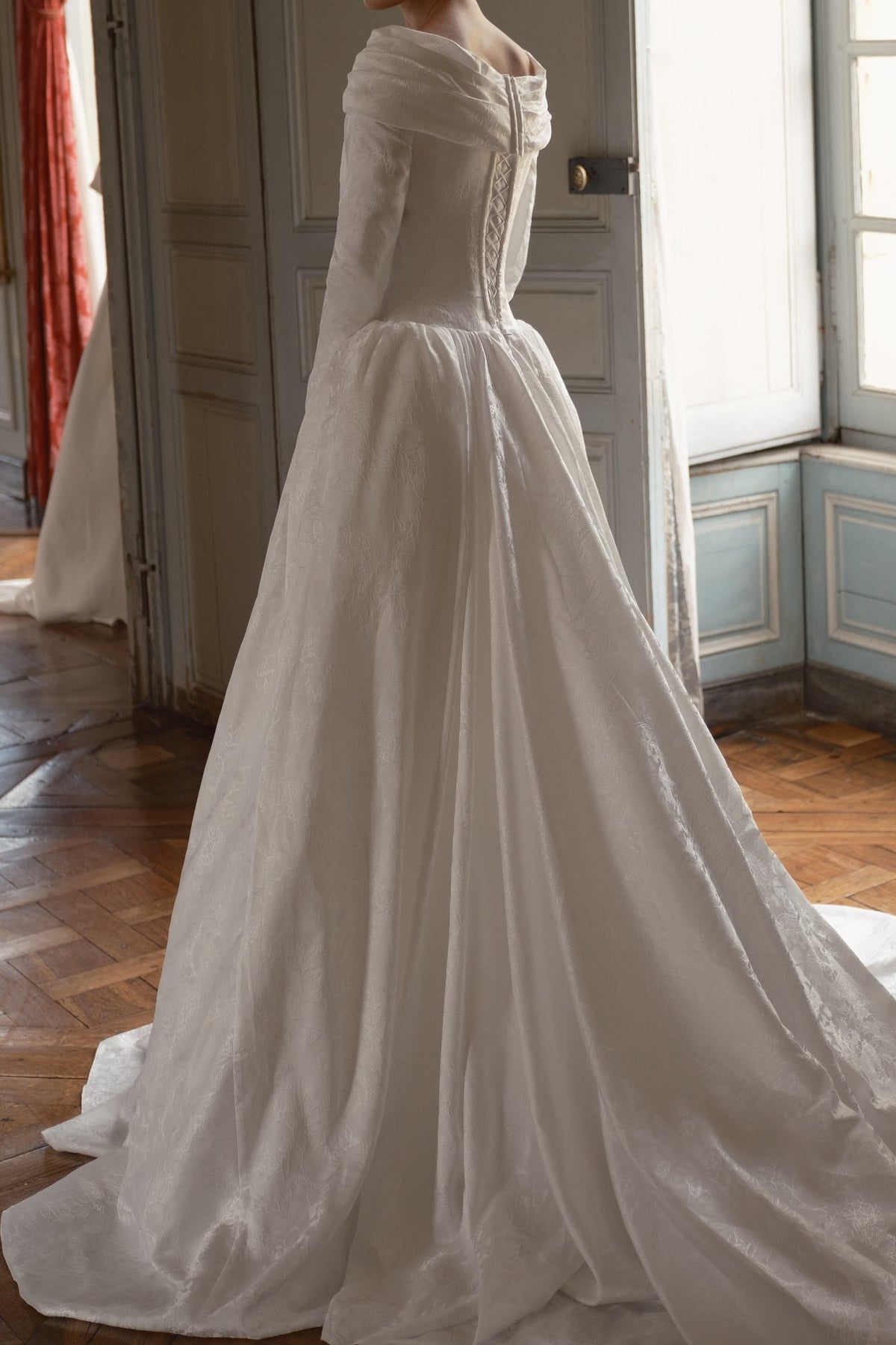 Long Sleeve Jacquard Ball Gown Wedding Dress