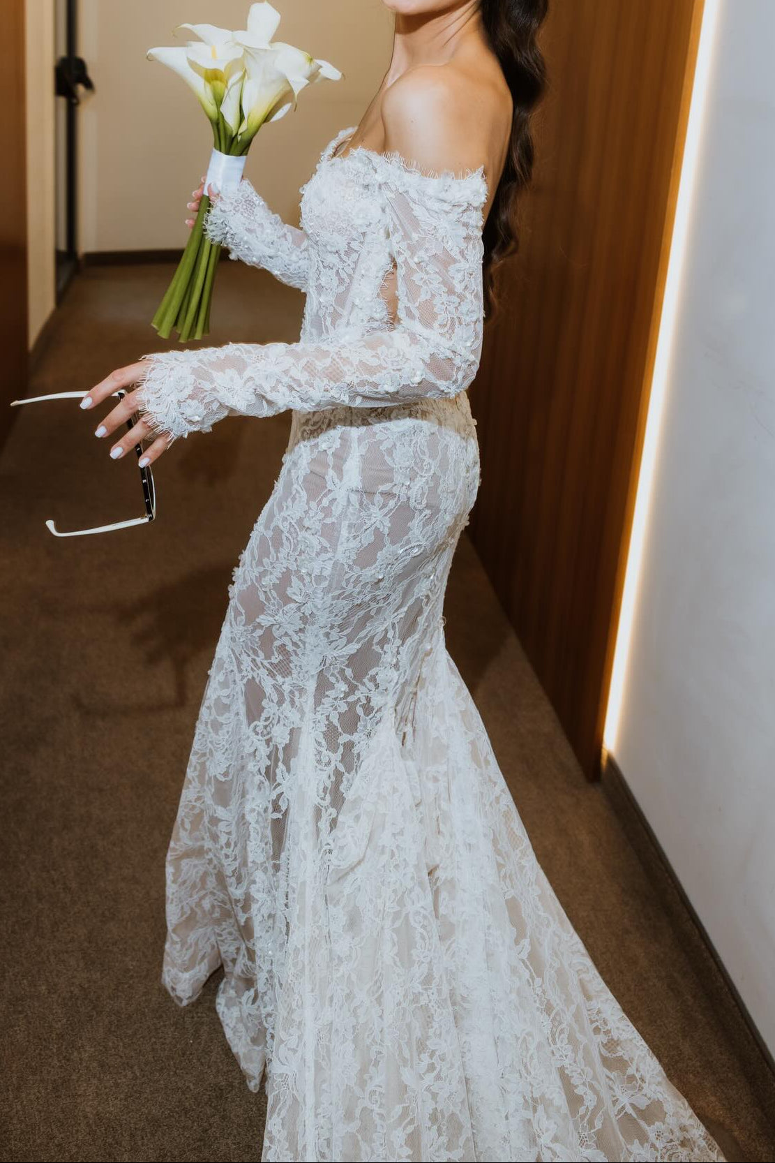 Off-Shoulder Lace Mermaid Wedding Dress