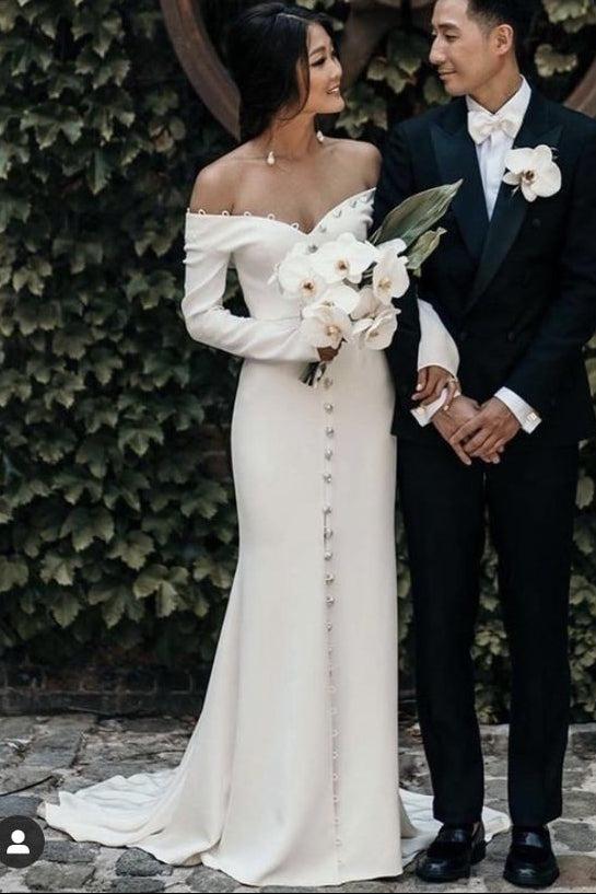 Off-Shoulder Sweetheart Long-Sleeves Satin Sweep Train Mermaid Wedding Dress