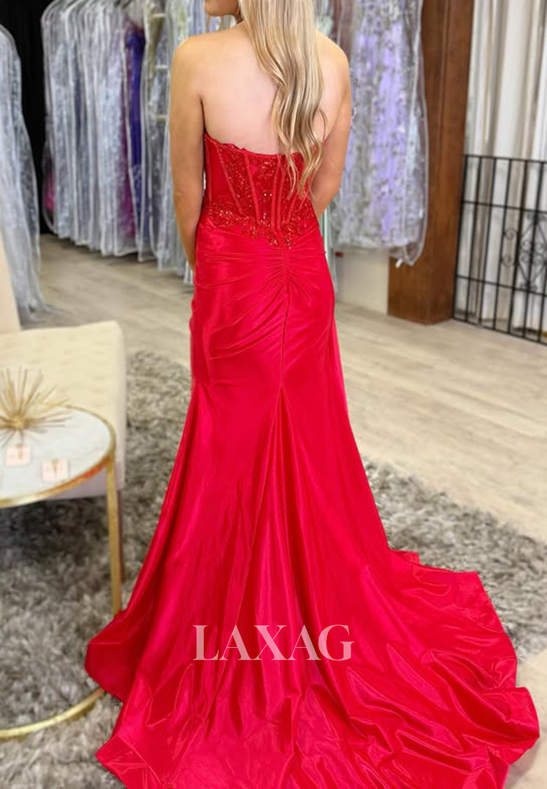 V-Neck Sequined Applique Pleated Evening Gowns Off-Shoulder Sleeveless Sweep Train Mermaid Prom Dress