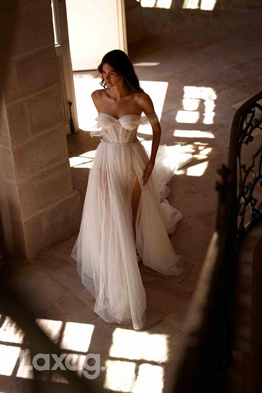15745 - A Line Off Shoulder Tulle Elegant Wedding Dress