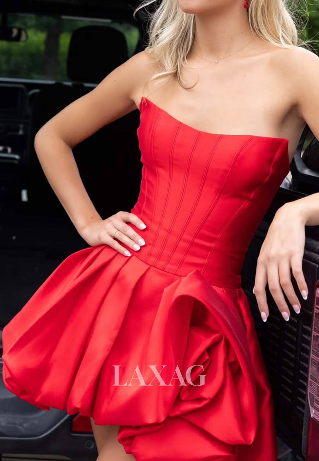 Simple Tube Top Off-Shoulder Sleeveless Pleated Satin Short A-Line Party Homecoming Dress