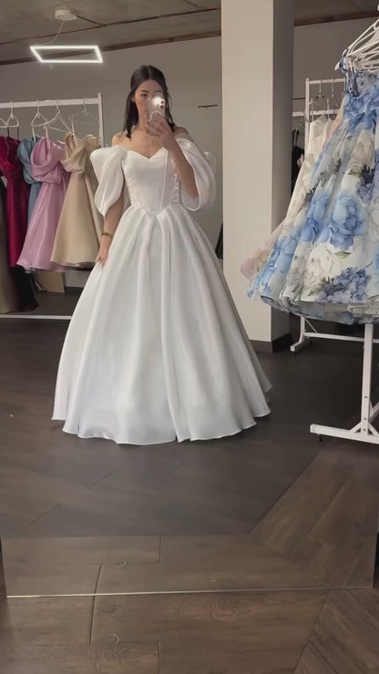 Sweetheart Puff-Sleeves Satin Pleated Floor-Length Simple A-Line Wedding Dress