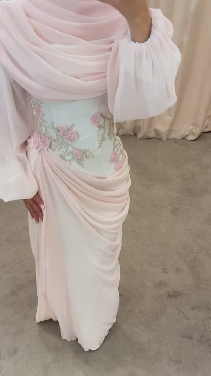 Scoop-Neck Long-Sleeves Fitted Evening Dress Sequined Applique Chiffon Pleated Formal Gowns