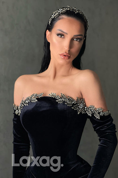 21785 - Off Shoulder Thigh Slit Velvet Prom Dress With Gloves